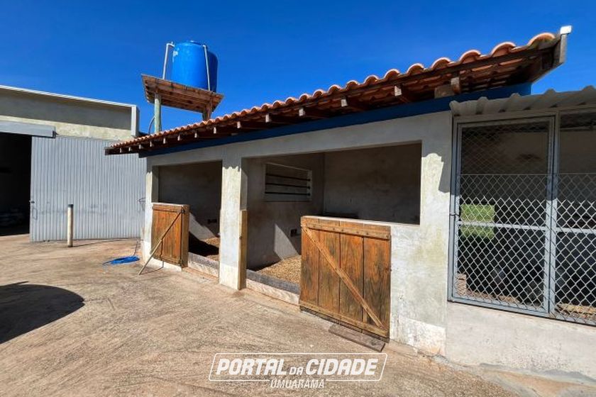 Ch&aacute;cara &agrave; venda - 