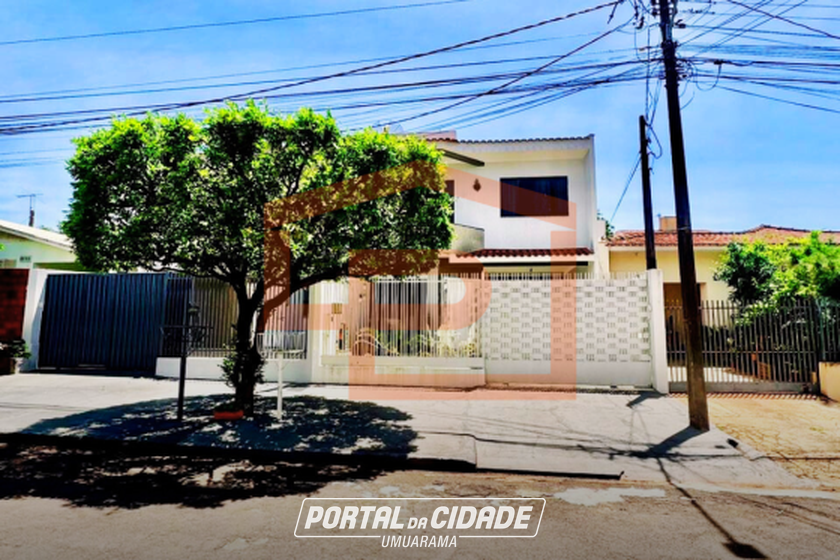 Sobrado &agrave; venda - 188m&sup2; - Zona II