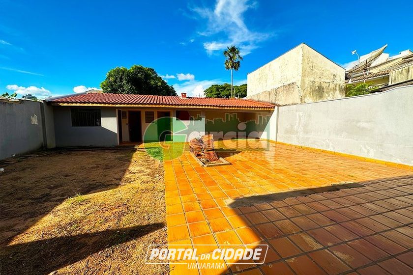 Casa &agrave; venda - 225m&sup2; - Zona II