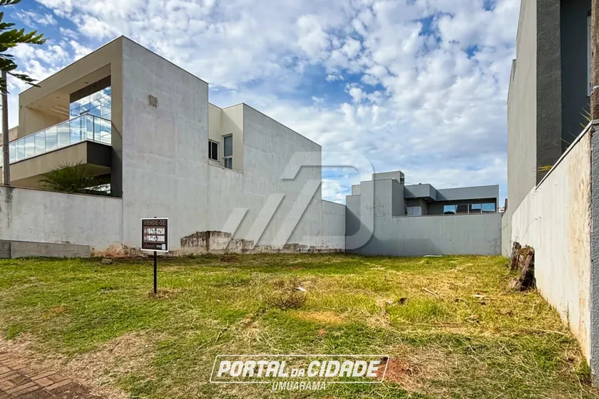 Terreno &agrave; venda - 338m&sup2; - Jardim Alphavile