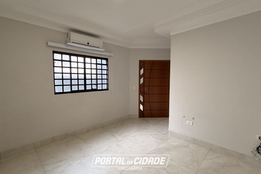 Casa &agrave; venda - 180m&sup2; - Jardim Para&iacute;so