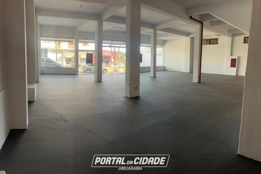 Sal&atilde;o Comercial para alugar - 500m&sup2; - ZONA VII