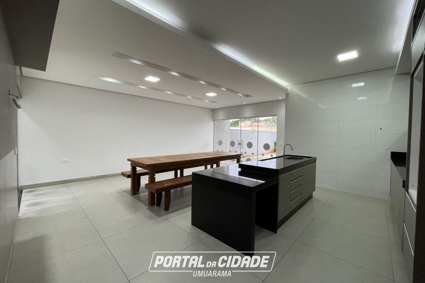 Casa para alugar - 252m&sup2; - ZONA VII
