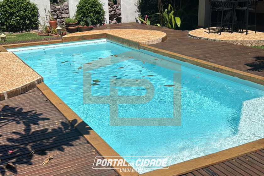 Casa &agrave; venda - 240m&sup2; - Centro