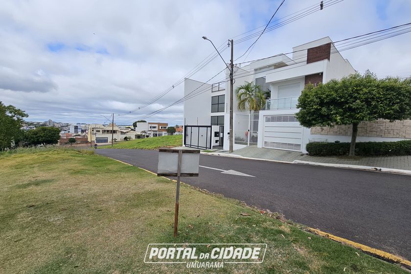 Terreno &agrave; venda - 177m&sup2; - JARDIM TUPAN