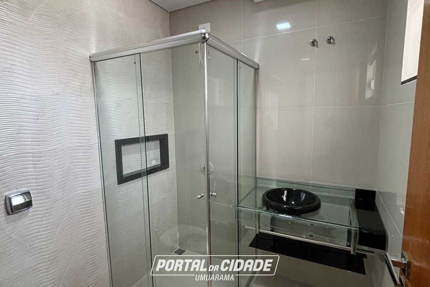 Casa &agrave; venda - 202m&sup2; - Zona 1a  Pr&oacute;ximo Ao Hospital Cemil