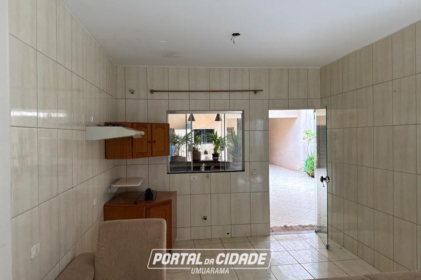 Casa &agrave; venda - 250m&sup2; - ZONA I