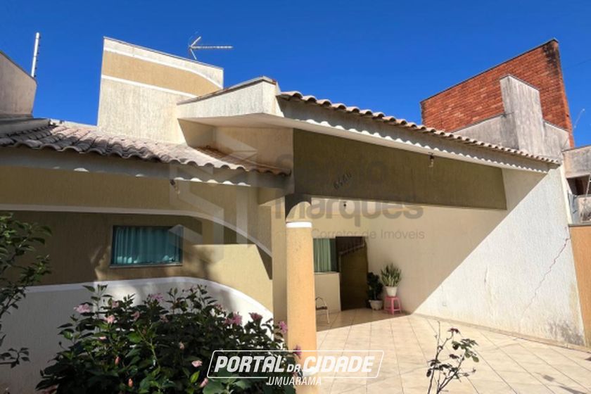 Sobrado &agrave; venda - 184m&sup2; - Zona 1-A