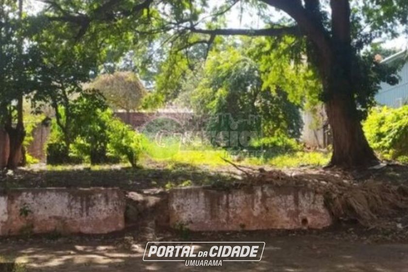 Terreno &agrave; venda - 525m&sup2; - Zona II