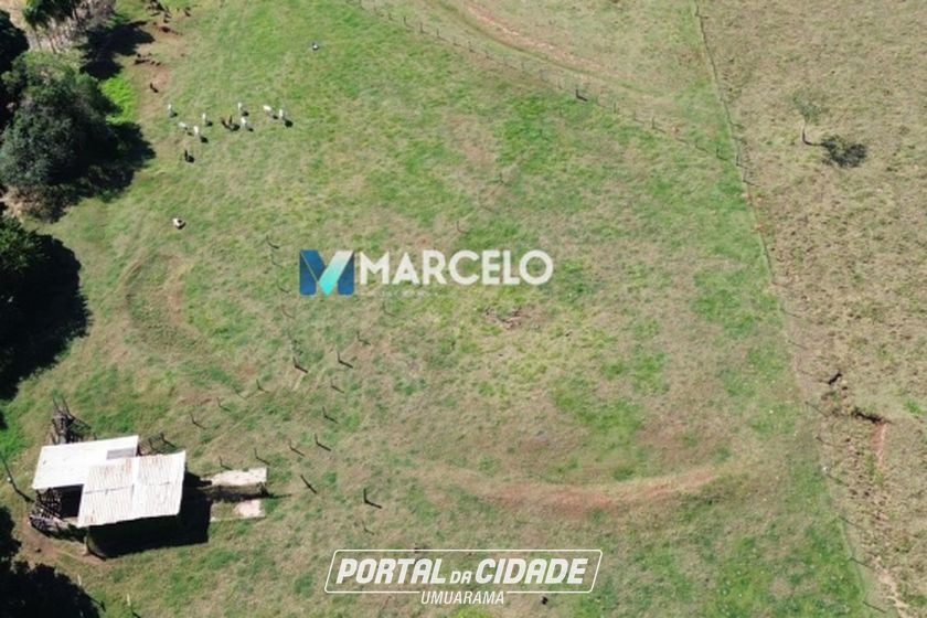 Ch&aacute;cara &agrave; venda - 42m&sup2; - Zona Rural