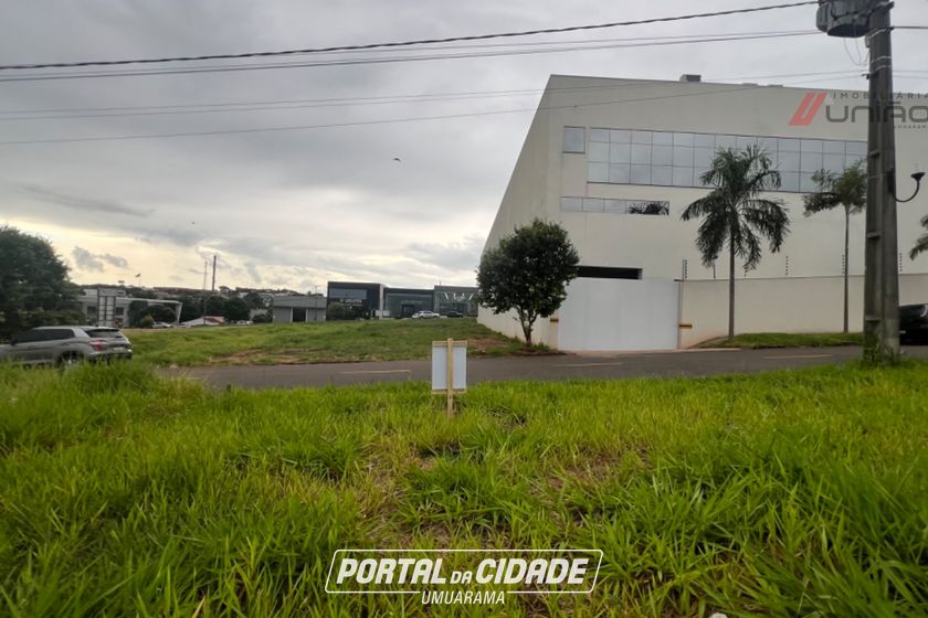 Terreno &agrave; venda - 180m&sup2; - Parque Residencial Interlagos