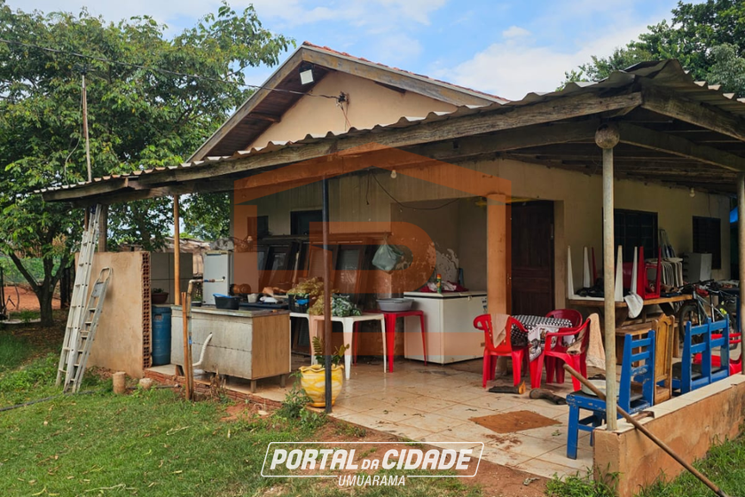 Ch&aacute;cara &agrave; venda - 21000m&sup2; - Zona Rural