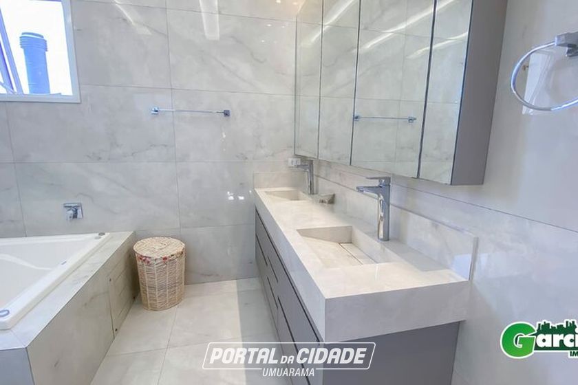 Casa &agrave; venda - 315m&sup2; - RESID. ROYAL GARDEN