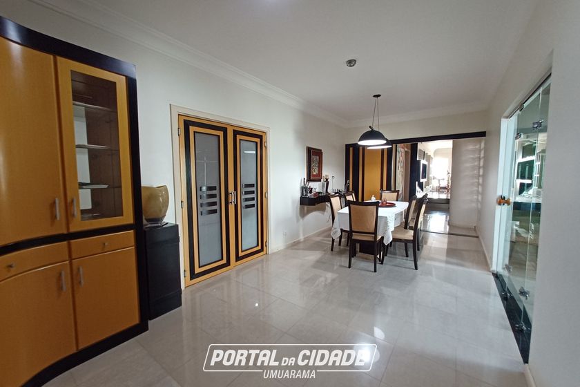 Casa &agrave; venda - 420m&sup2; - Zona I