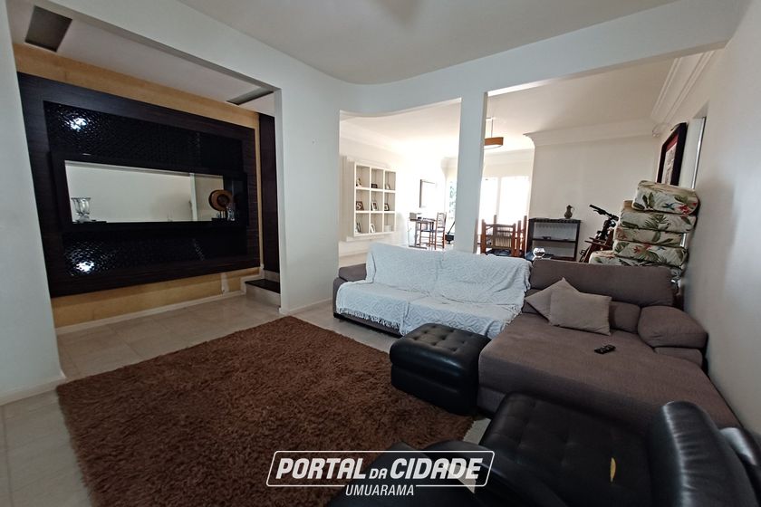 Casa &agrave; venda - 420m&sup2; - Zona I