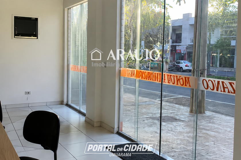 Sala Comercial para alugar - 127m&sup2; - Zona III