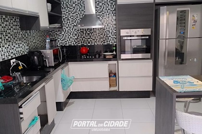 Sobrado &agrave; venda - 233m&sup2; - Zona I