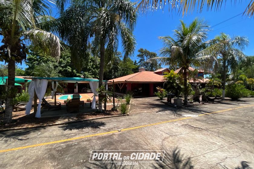 Ch&aacute;cara &agrave; venda - 11000m&sup2; - PR-323