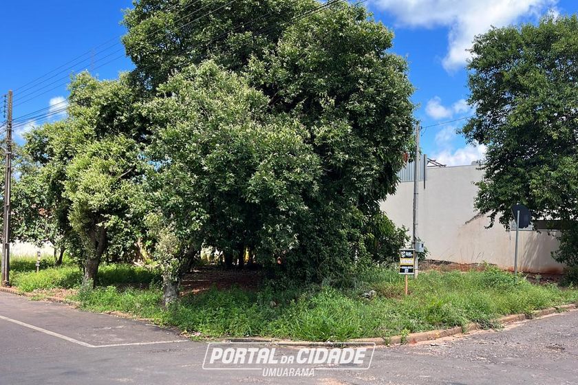 Terreno &agrave; venda - 600m&sup2; - Avenida Brasil