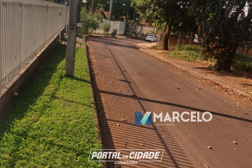 Terreno &agrave; venda - 645m&sup2; - Zona III