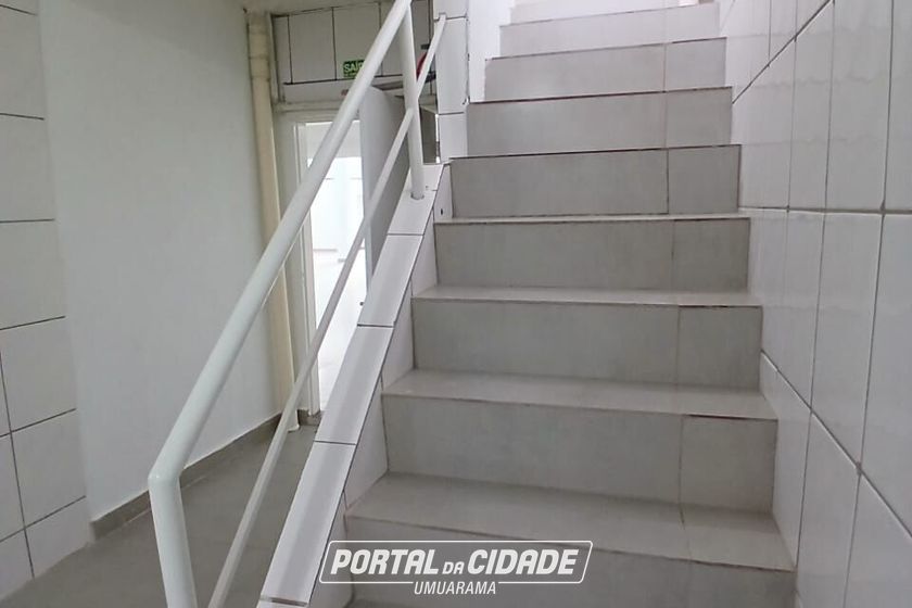 Sal&atilde;o Comercial para alugar - 800m&sup2; - Zona II