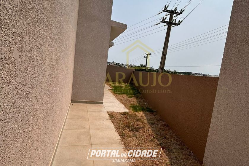 Casa &agrave; venda - 132m&sup2; - Jardim Azal&eacute;ia