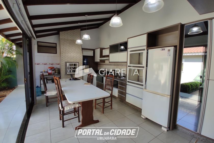 Casa &agrave; venda - 180m&sup2; - JARDIM GISELA