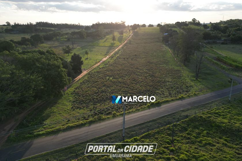Ch&aacute;cara &agrave; venda - 24m&sup2; - Zona Rural
