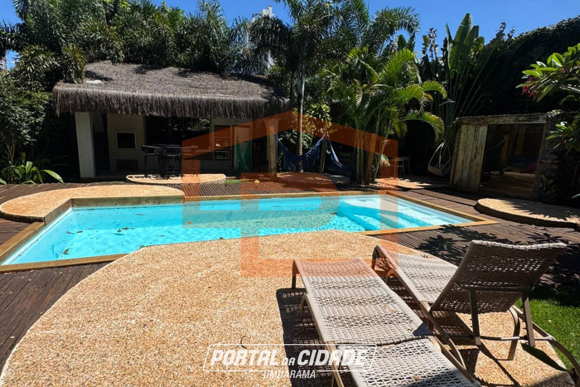 Casa &agrave; venda - 240m&sup2; - Centro