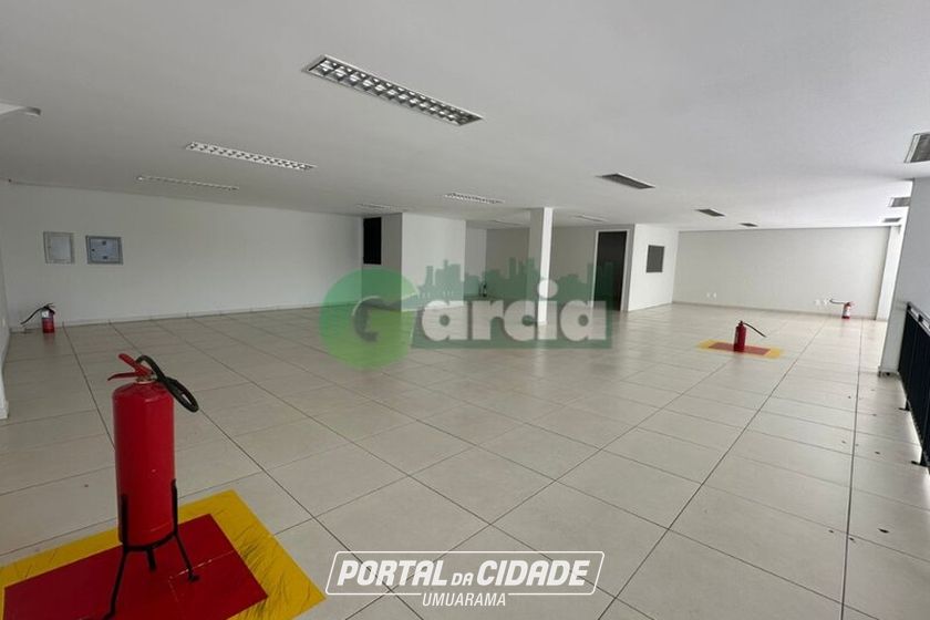 Sal&atilde;o Comercial para alugar - 486m&sup2; - ZONA III