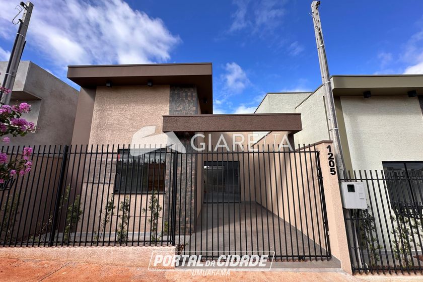 Casa &agrave; venda - 49m&sup2; - JARDIM PINHEIRINHO