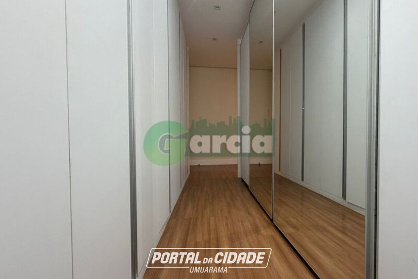 Casa &agrave; venda - 242m&sup2; - ZONA II
