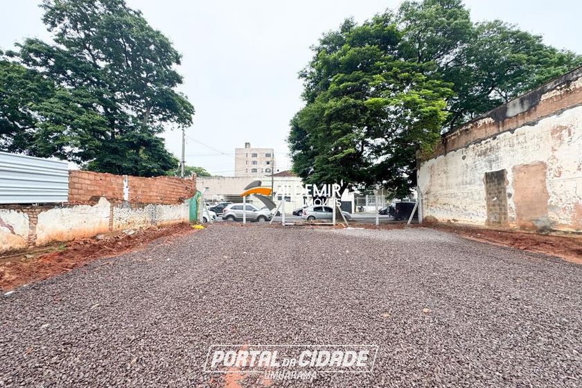 Terreno &agrave; venda - Zona I