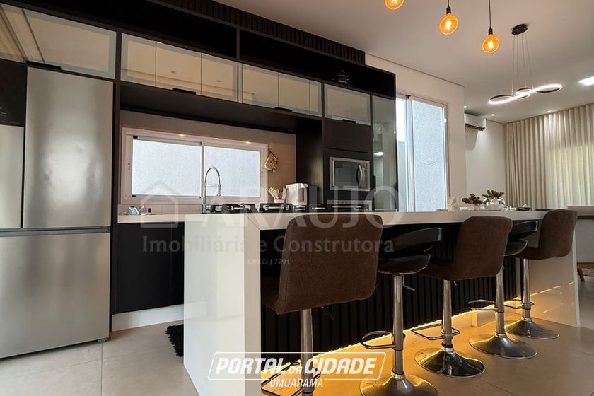 Sobrado &agrave; venda - 210m&sup2; - JARDIM ALPHAVILLE