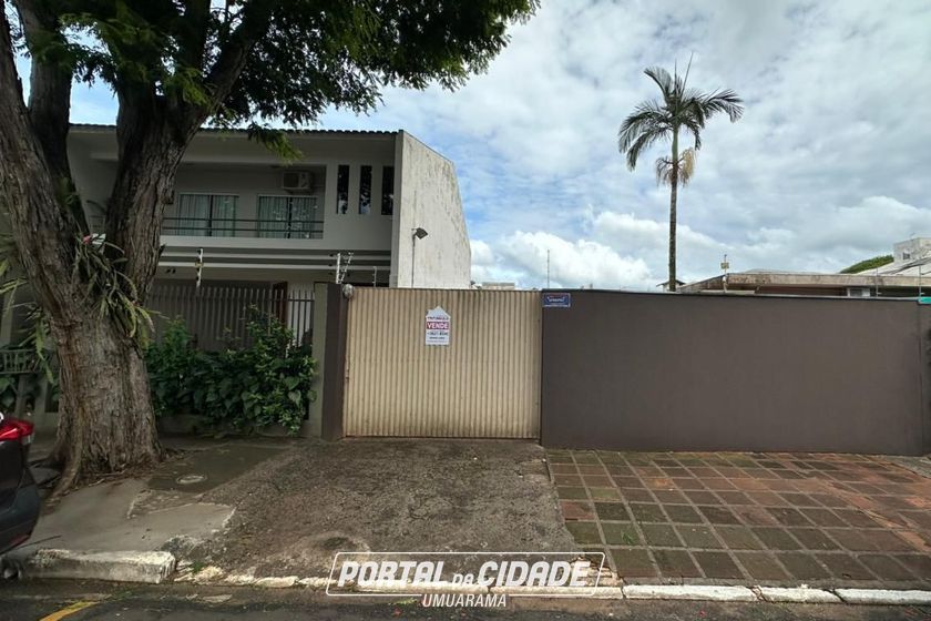Terreno &agrave; venda - 270m&sup2; - ZONA II