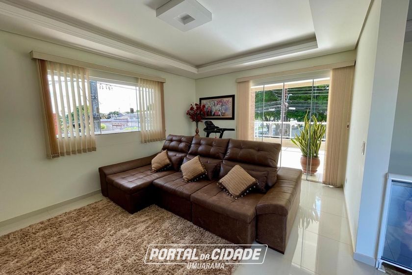 Casa &agrave; venda - 338m&sup2; - ZONA I