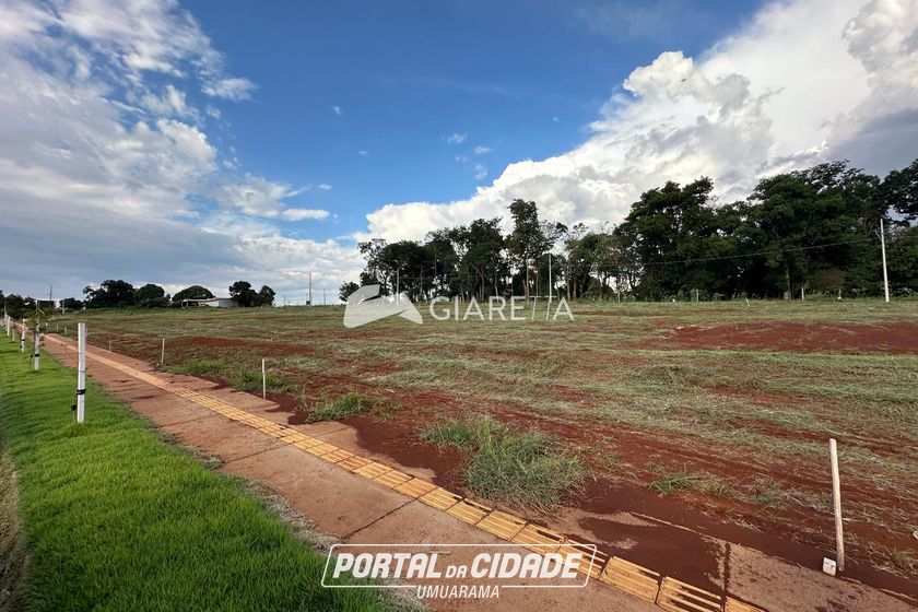 Terreno &agrave; venda - 360m&sup2; - VILA BECKER
