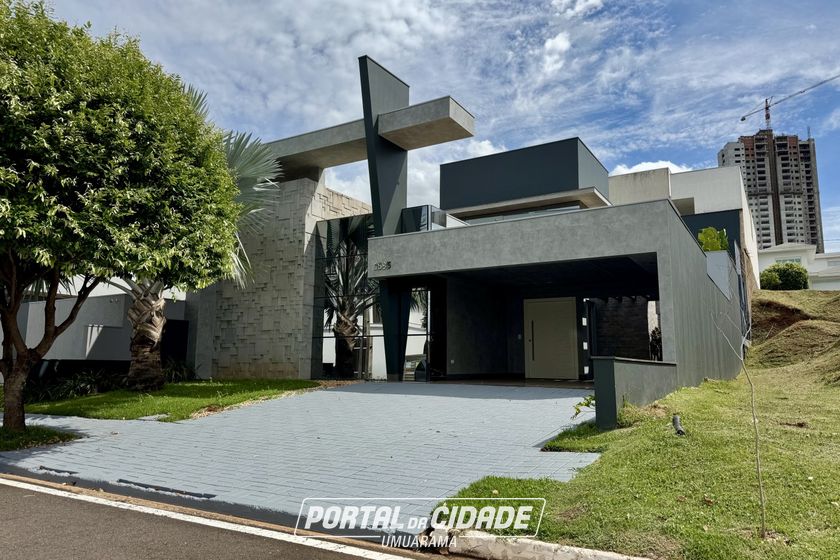 Casa &agrave; venda - 230m&sup2; - Condom&iacute;nio Royal Garden