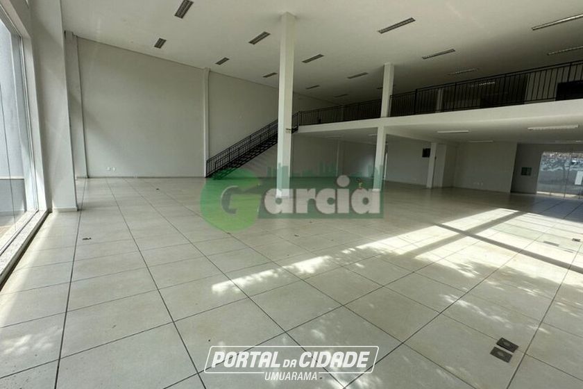 Sal&atilde;o Comercial para alugar - 486m&sup2; - ZONA III