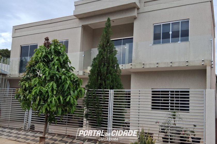 Sobrado &agrave; venda - 310m&sup2; - PRA&Ccedil;A CENTRAL DOURADINA PR