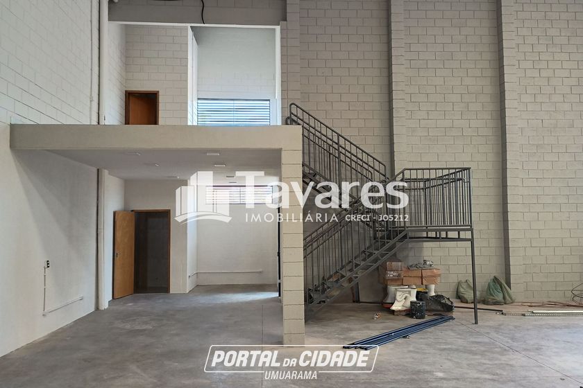 Sal&atilde;o Comercial para alugar - 1000m&sup2; - Parque Industrial II