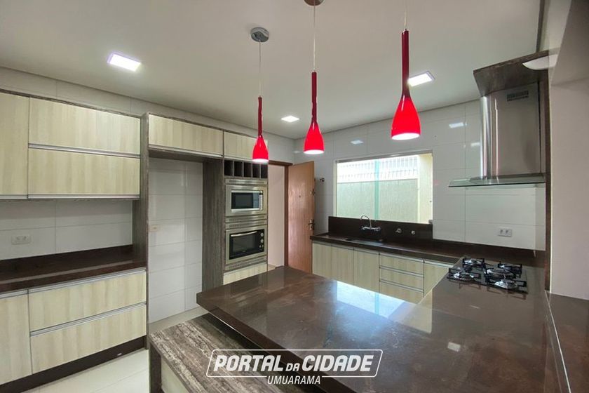 Casa &agrave; venda - 250m&sup2; - Zona II