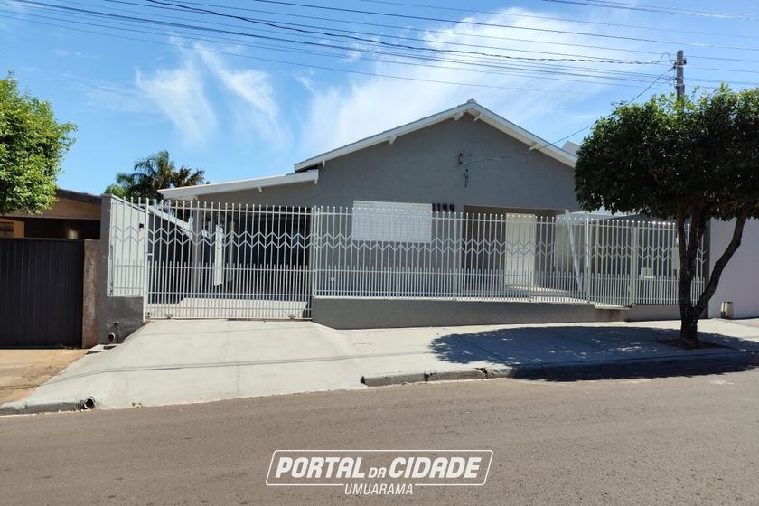 Casa &agrave; venda - 150m&sup2; - Centro
