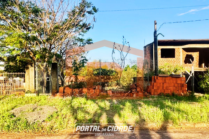 Terreno &agrave; venda - 435m&sup2; - Zona IV