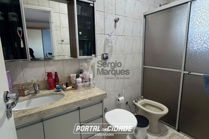 Sobrado &agrave; venda - 238m&sup2; - Zona 2