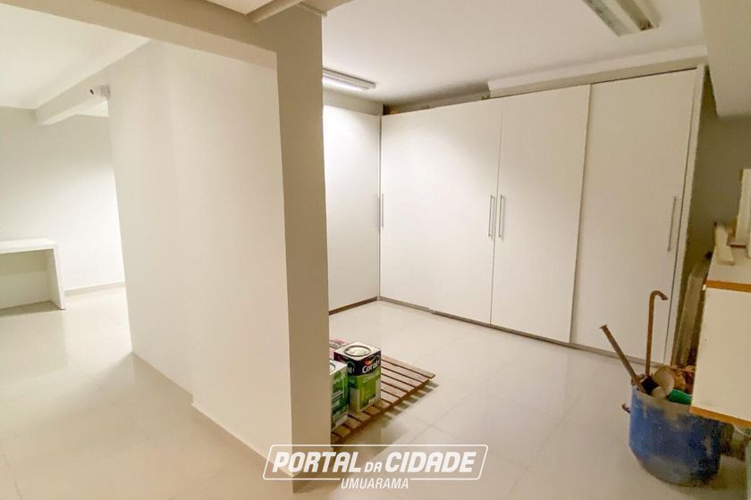Sala Comercial &agrave; venda - 241m&sup2; - Zona I