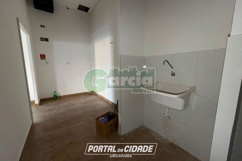 Sal&atilde;o Comercial para alugar - 166m&sup2; - Zona I