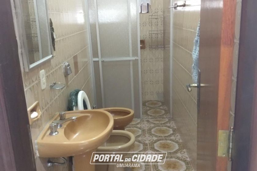 Sala Comercial &agrave; venda - 180m&sup2; - Zona I