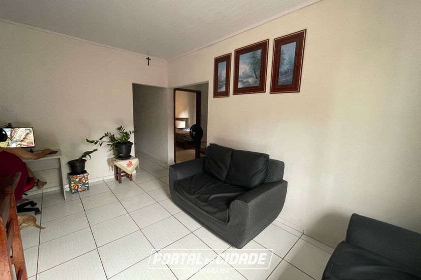 Casa &agrave; venda - 177m&sup2; - JARDIM PETROPOLIS