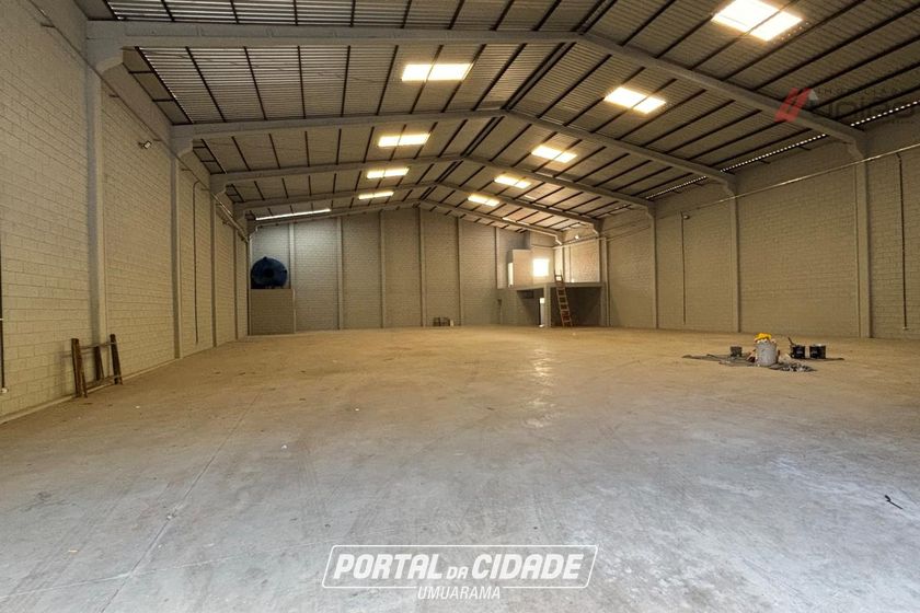 Sal&atilde;o Comercial para alugar - 1000m&sup2; - Parque Industrial II